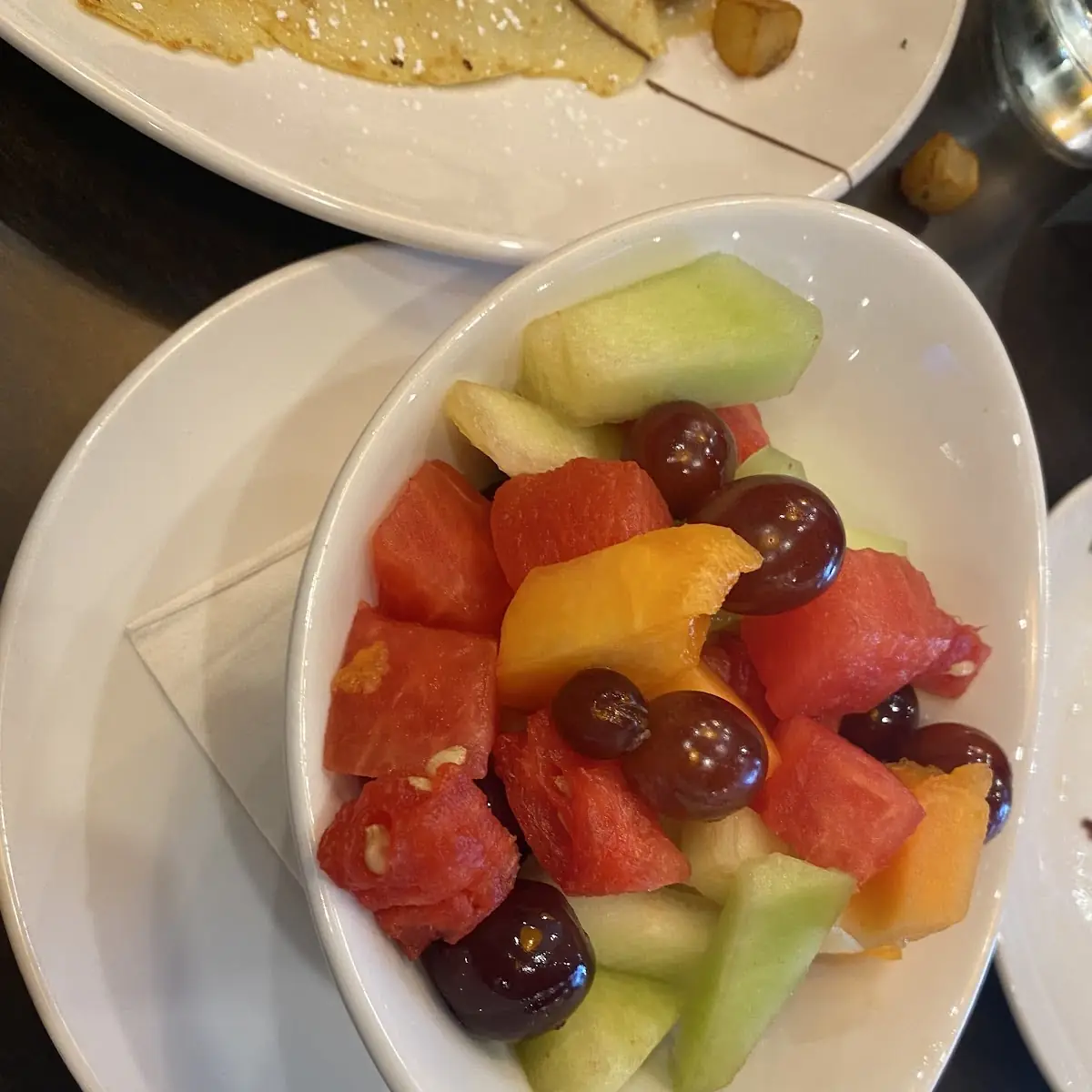 Fresh Fruit Granola & Yogurt