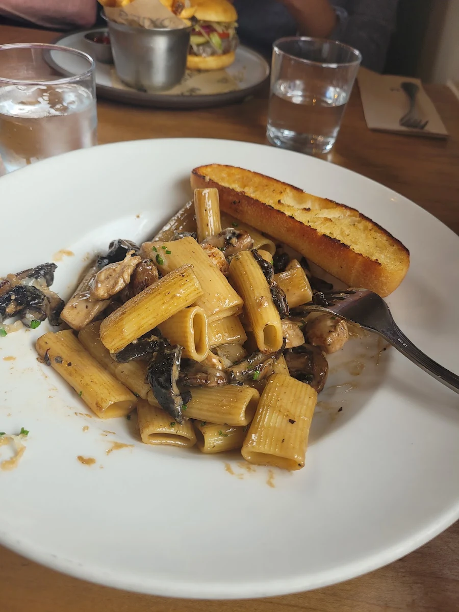 Chicken Madeira Rigatoni