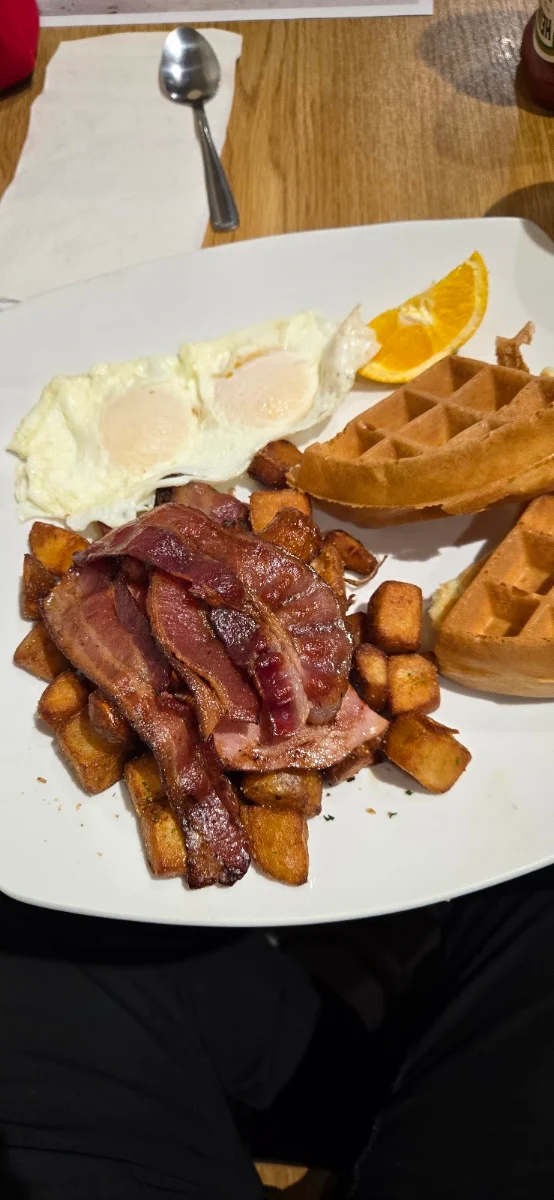 Canadian Bacon Egg and Cheese, Pür & Simple