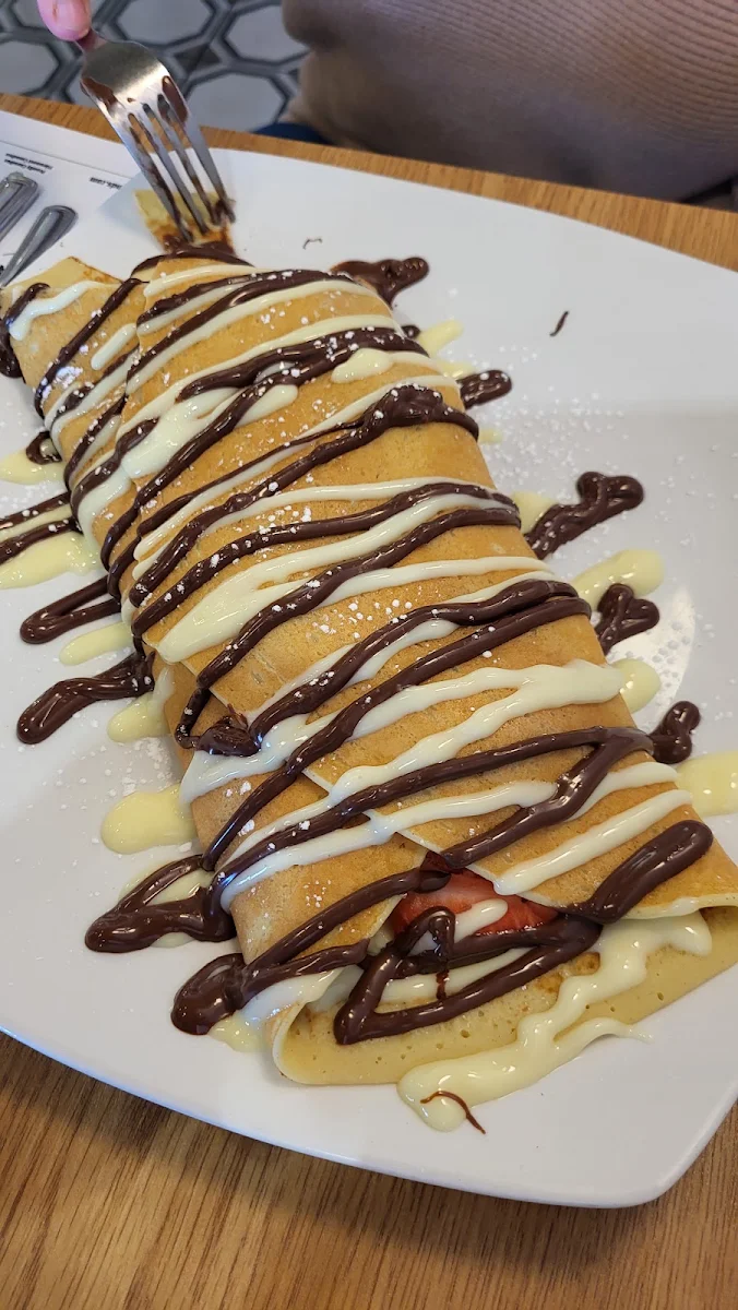 Strawberry Banana Crepes, Pür & Simple