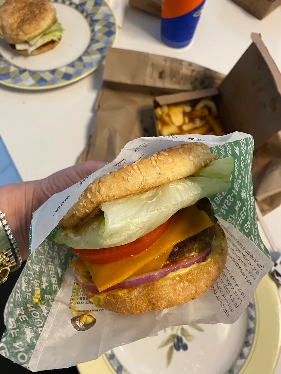Cheeseburger, A&W Canada
