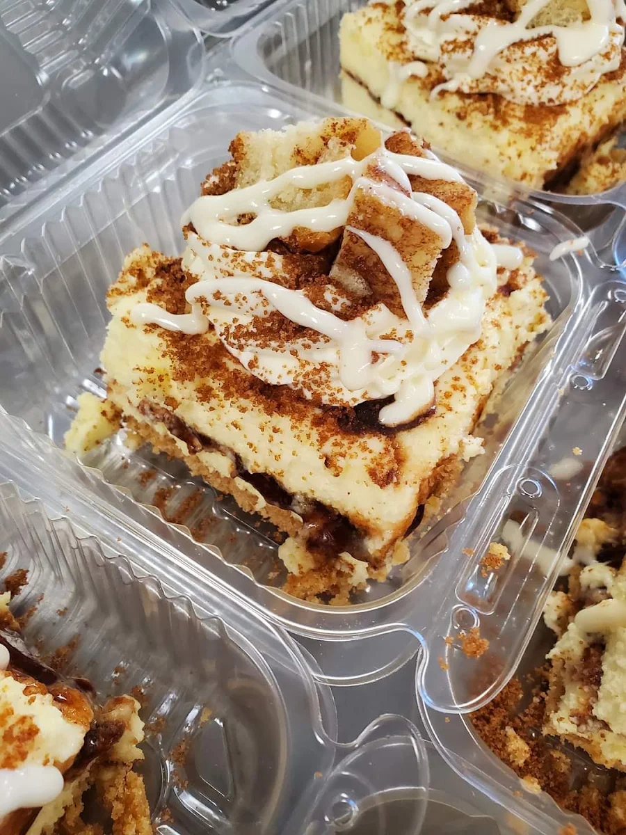 Cinnamon Roll Cheesecake