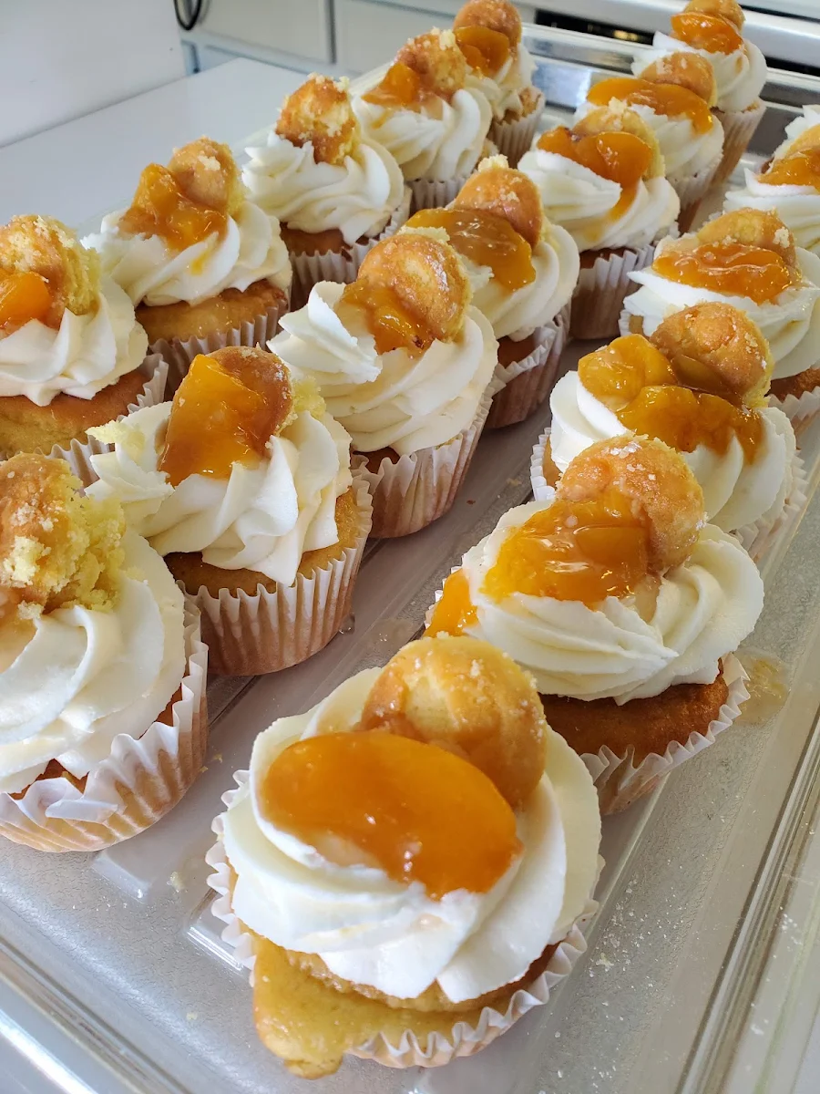 Peach Cobbler Cupcakes