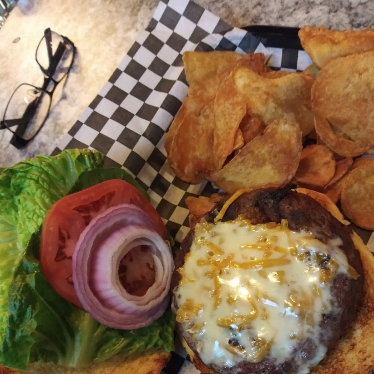 Cheeseburger with Homemade Potato Chips