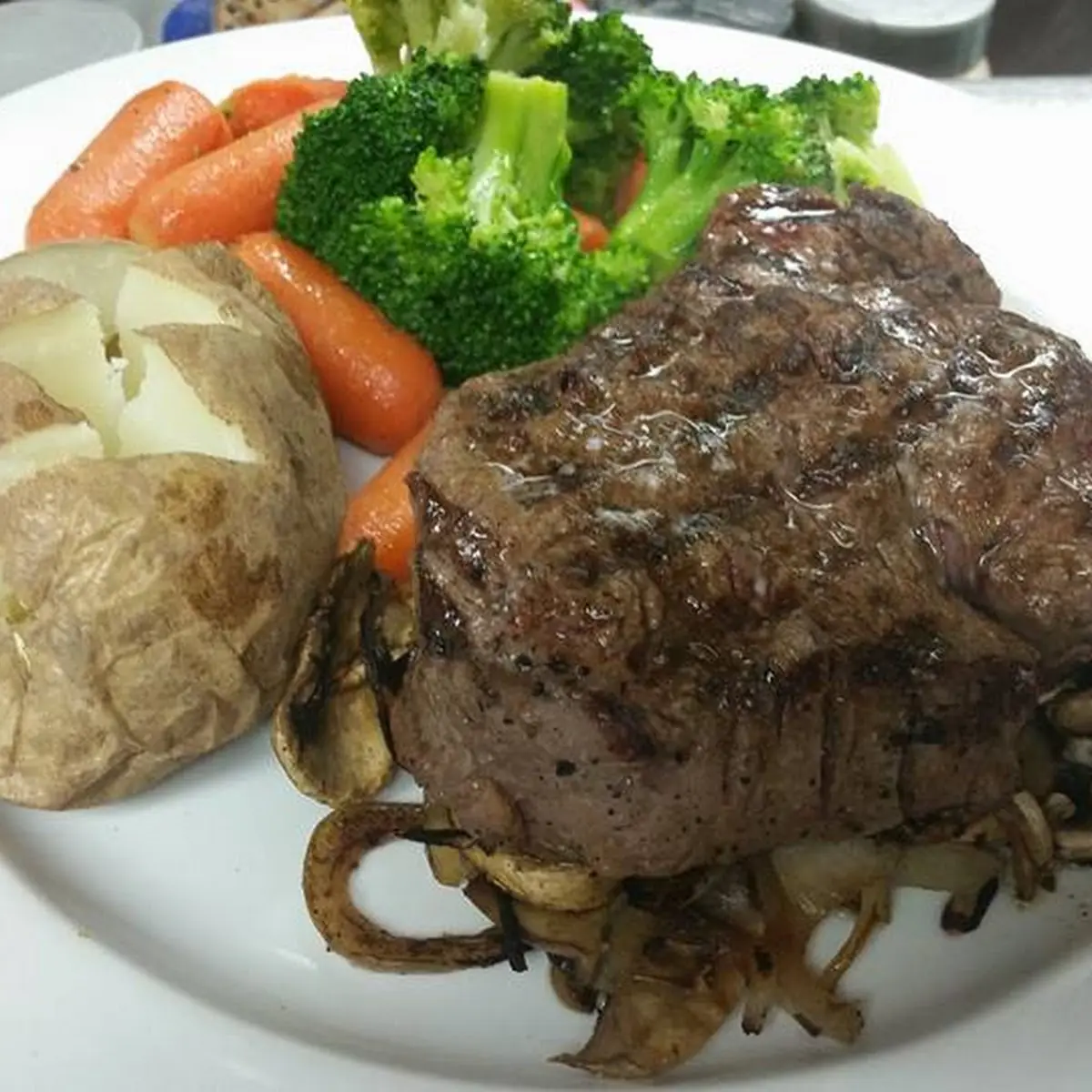 Saturday 12 Oz Prime Rib