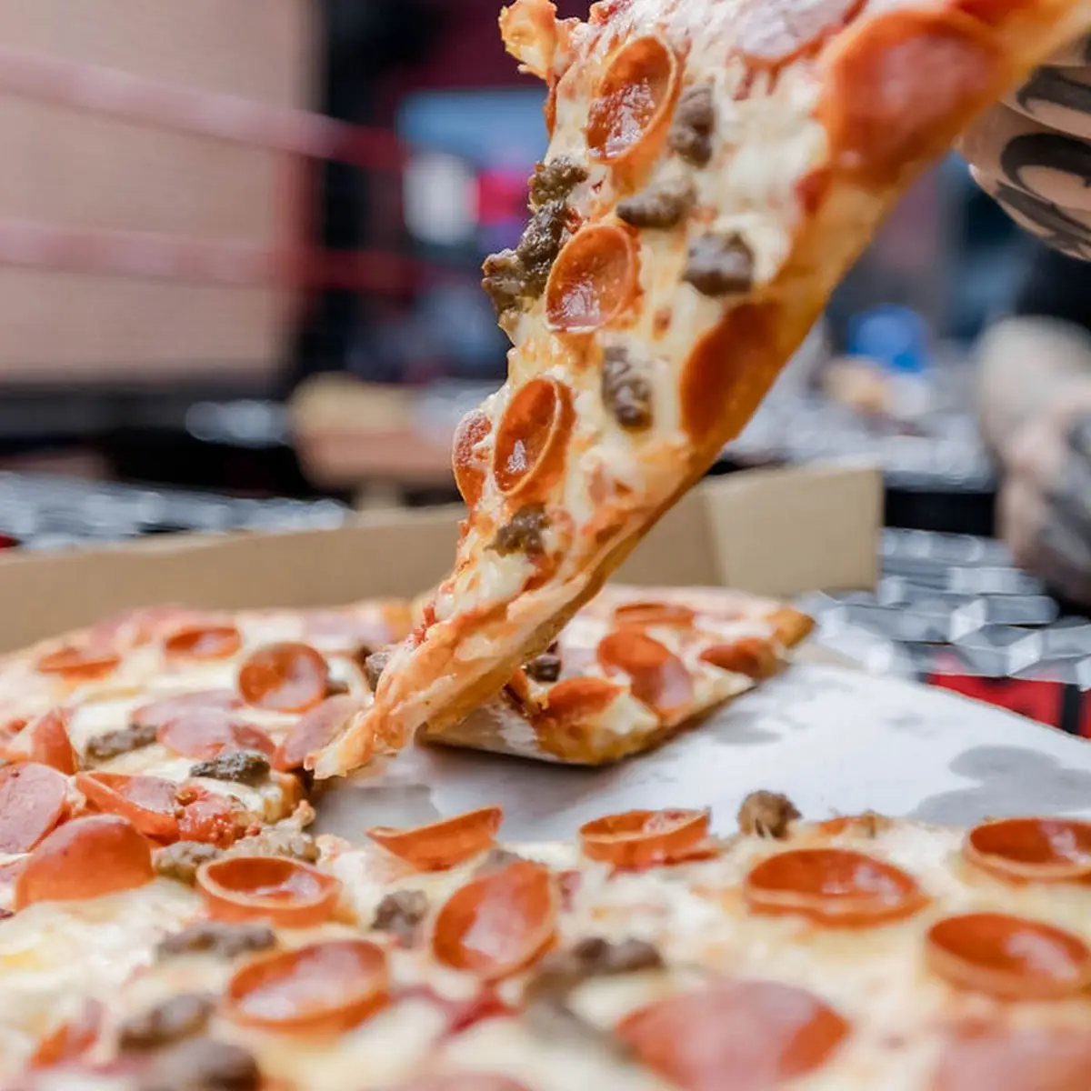 Topping 16in Pizza