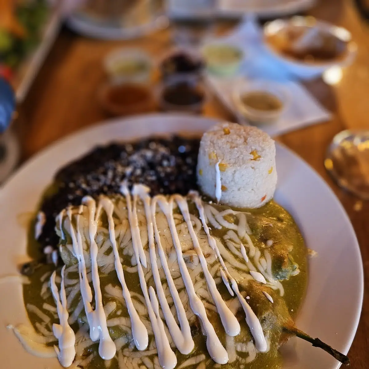 Enchiladas de Pollo En Mole Negro