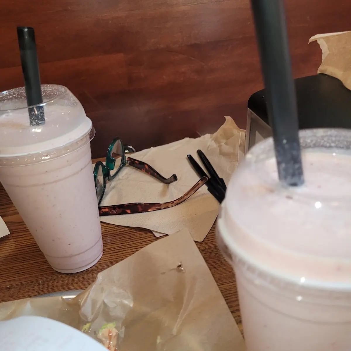 Large Strawberry Shake