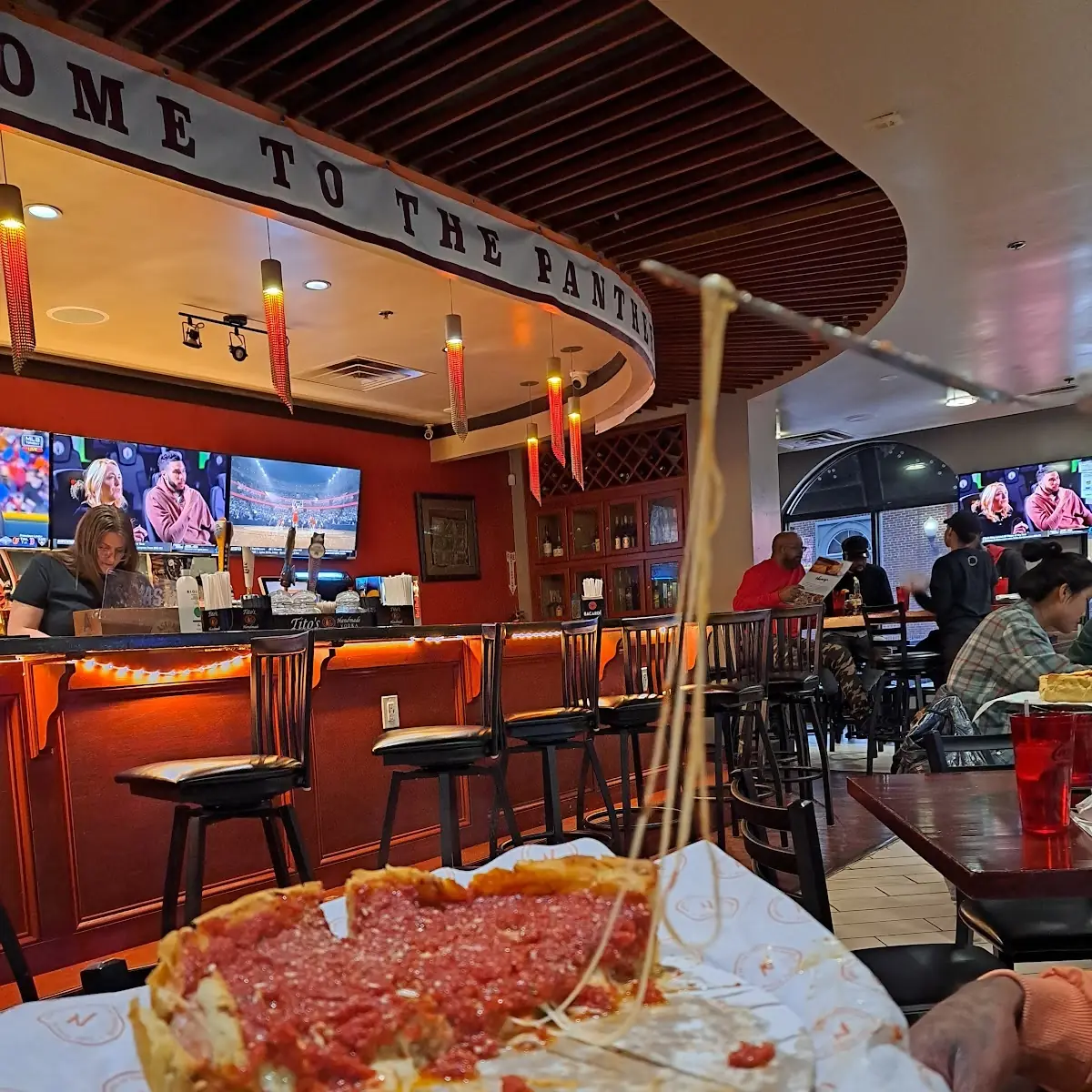 Deep Dish Cheese Pizza Peperoni