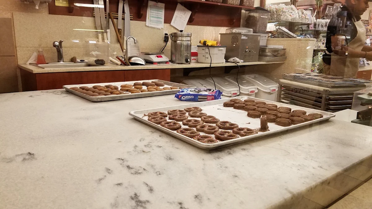 Chocolate Pretzel Bites