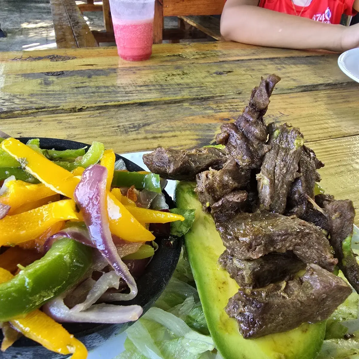 Aguacate Relleno De Churrasco