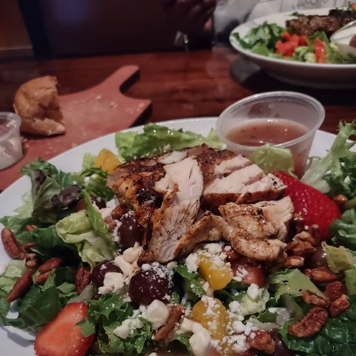 Grill Chicken Strawberry Salad