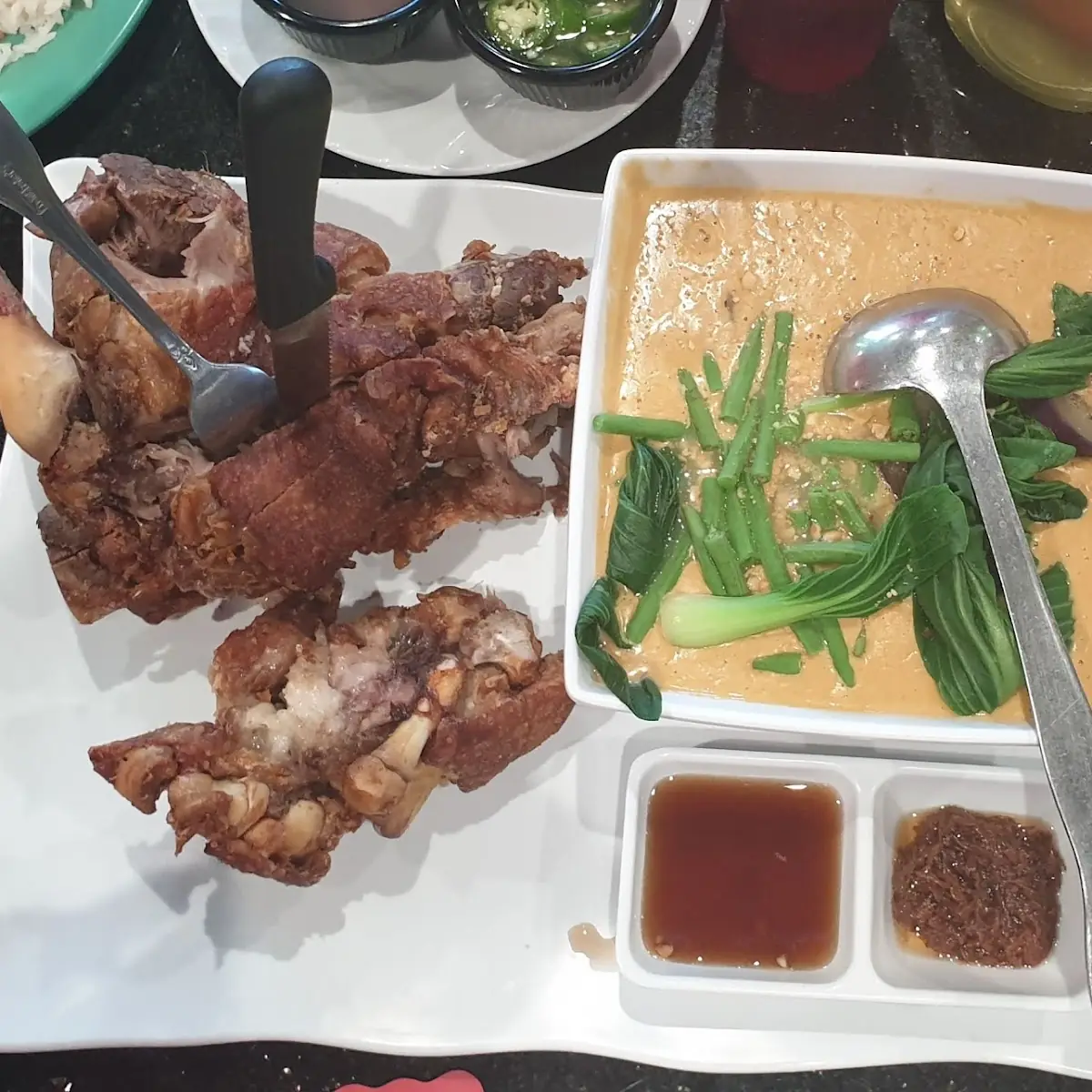 Crispy Pata Kare Kare