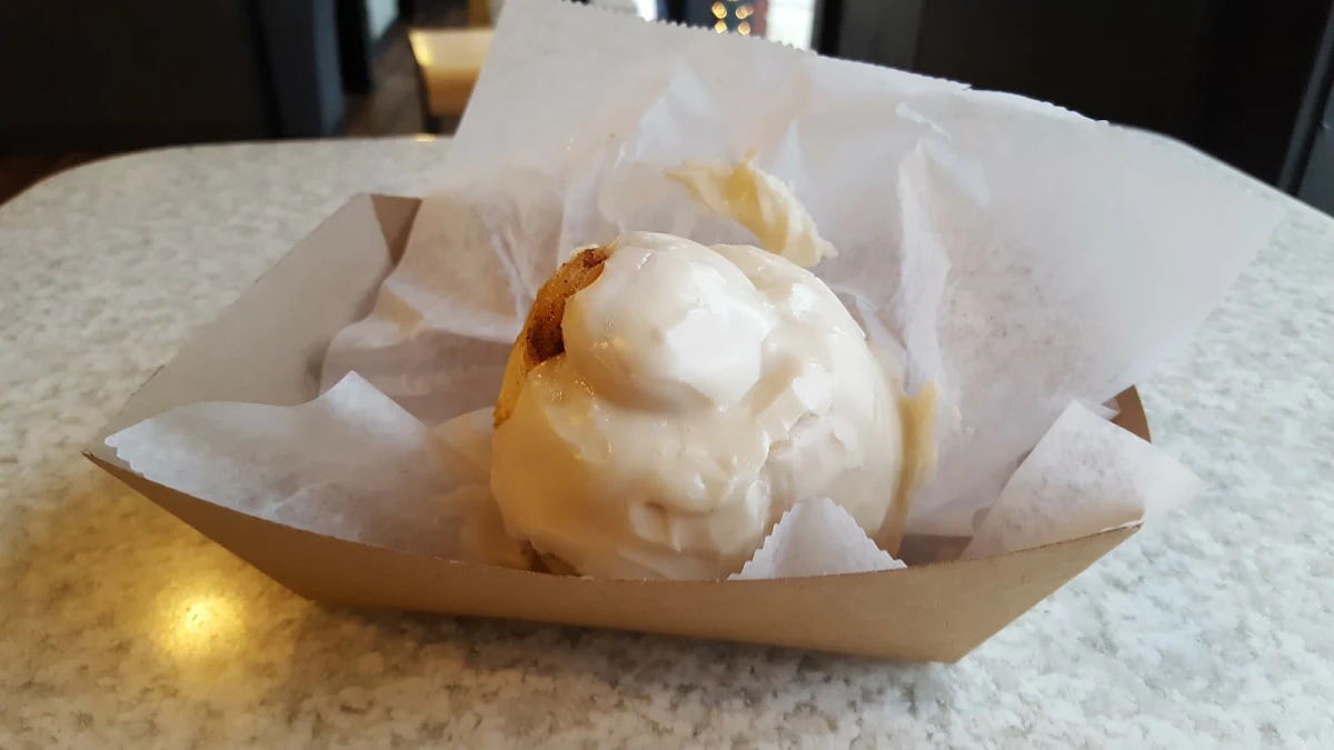 Cheesecake Cinnamon Roll