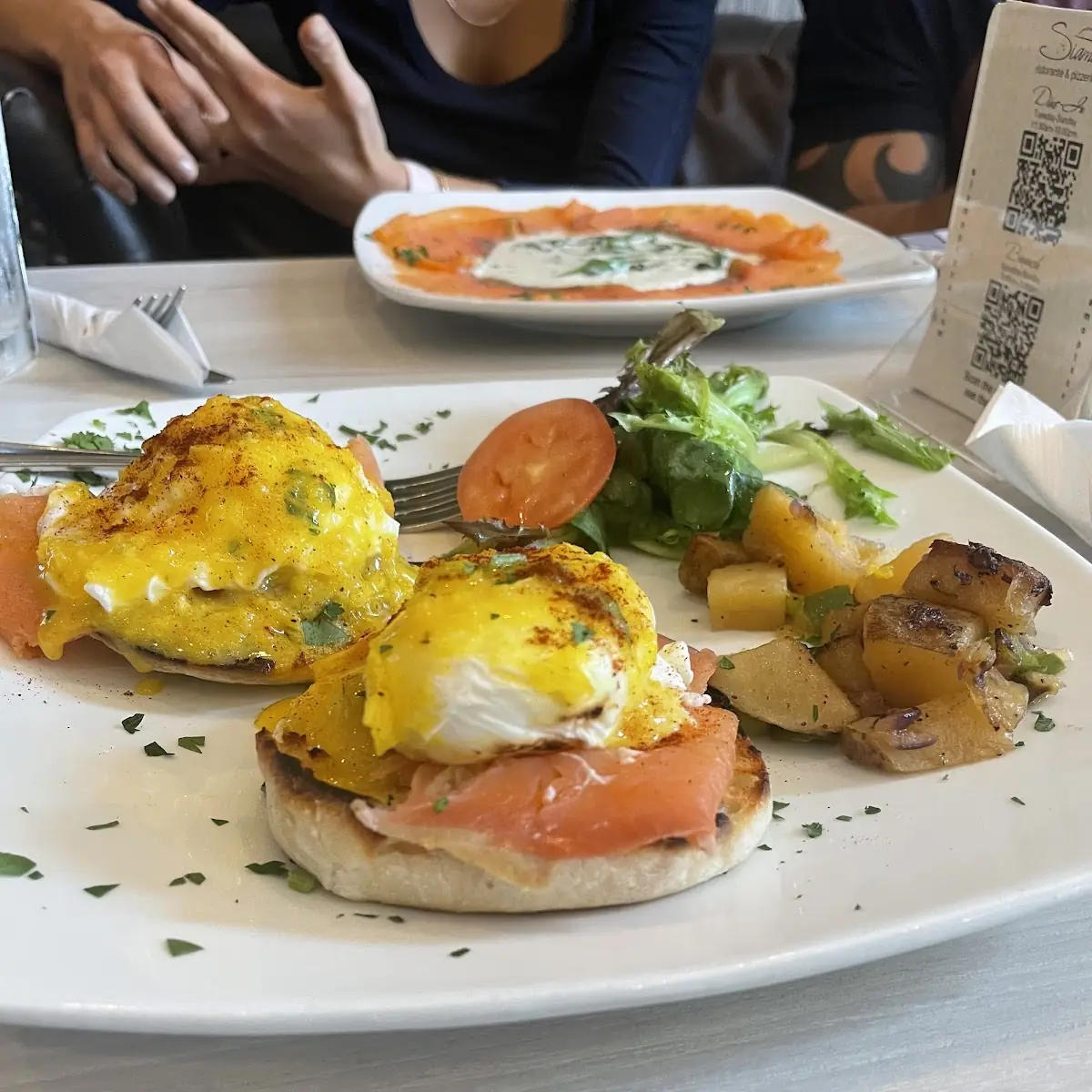 Salmon Eggs Benedict