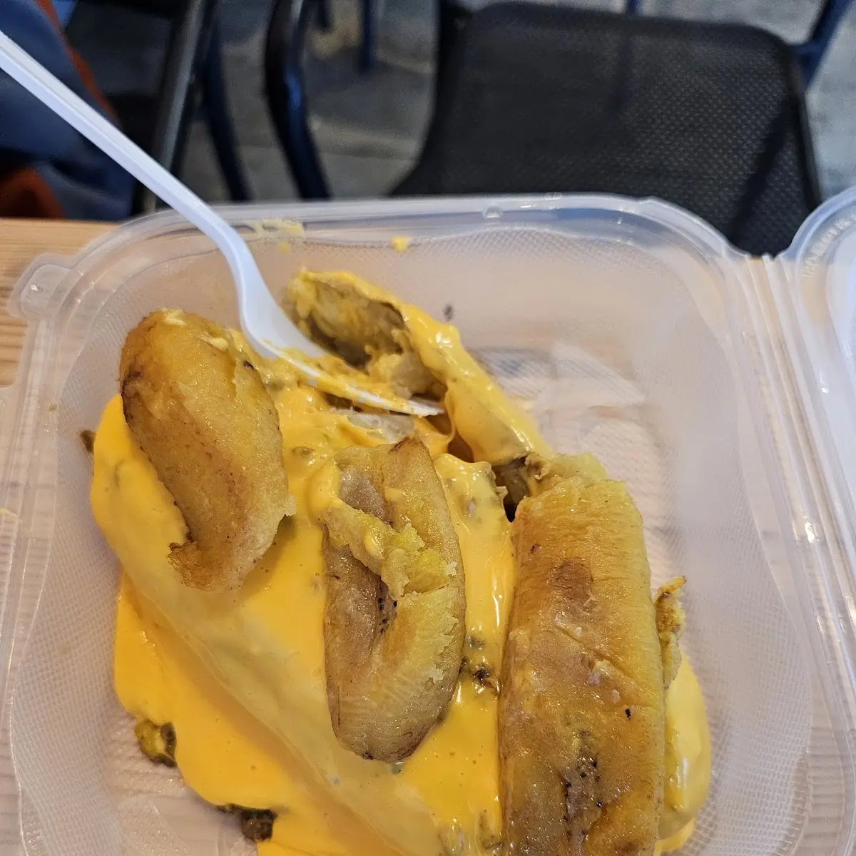 Papa Con Pollo Y Plátanos Maduro
