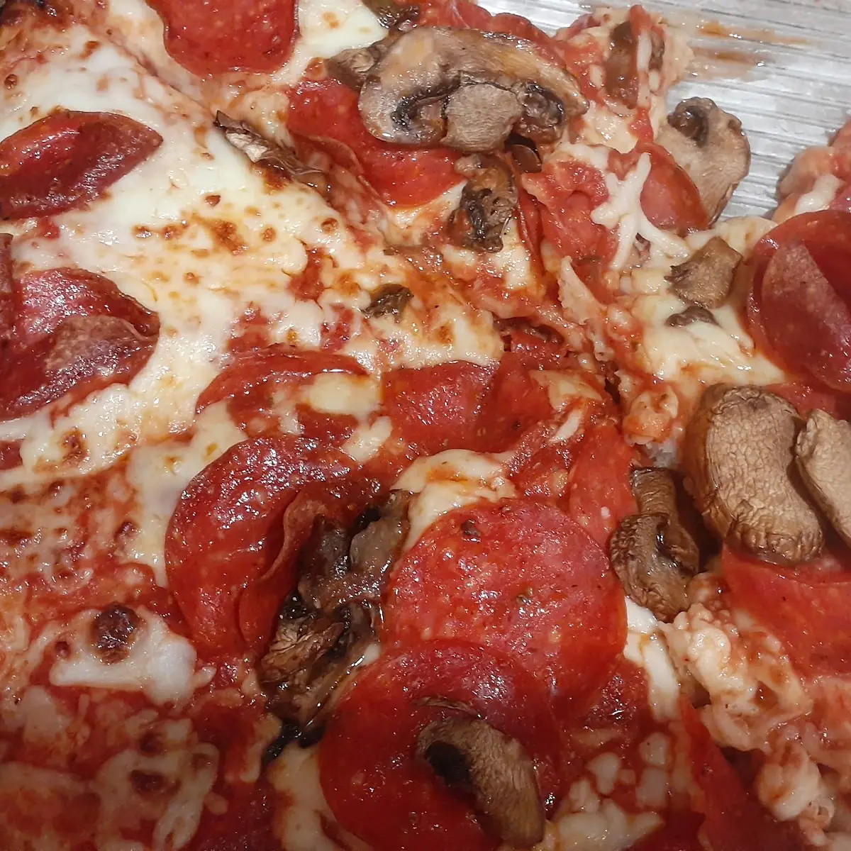 Pepperoni Pizza Funghi