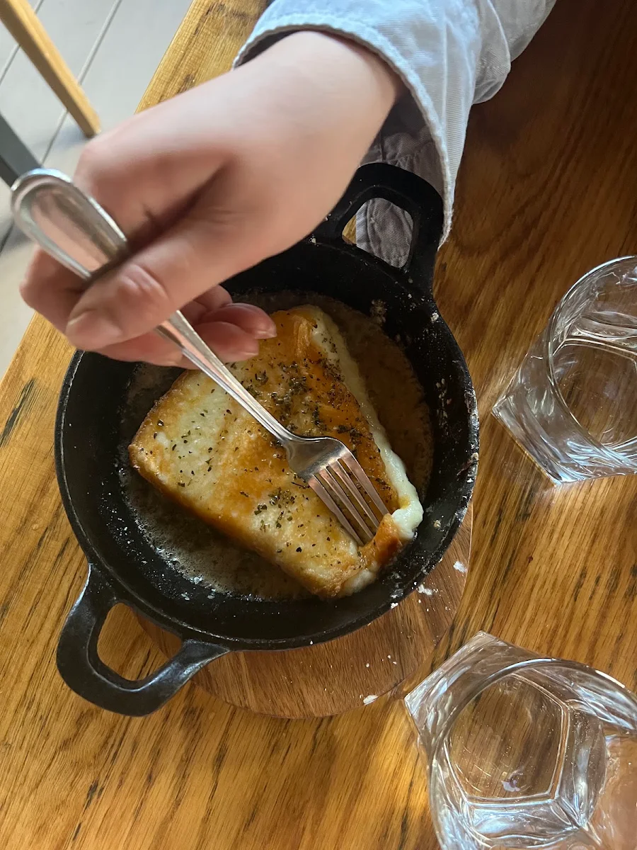 Flaming Saganaki, Myth