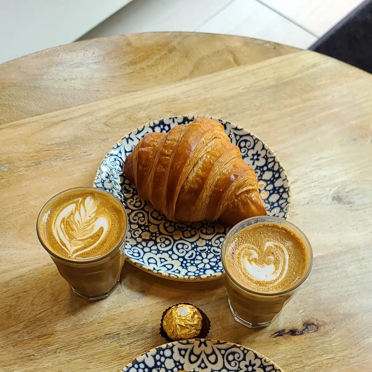 Butter Croissant Cortado