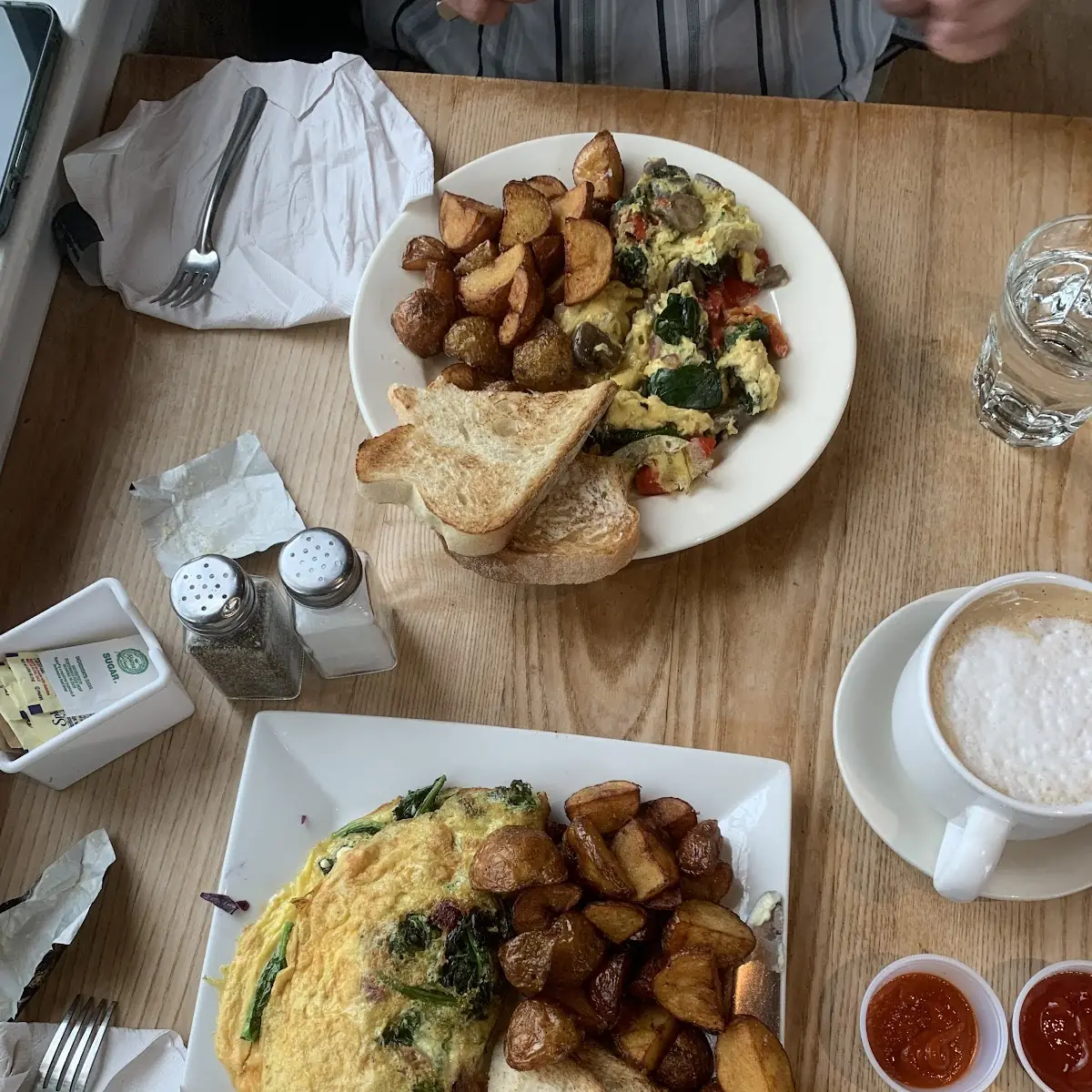 Goat Cheese Omelet with Spinach and Mushroom