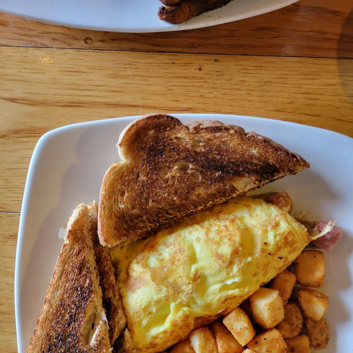 Cheese Omelet with Toast and Homefries