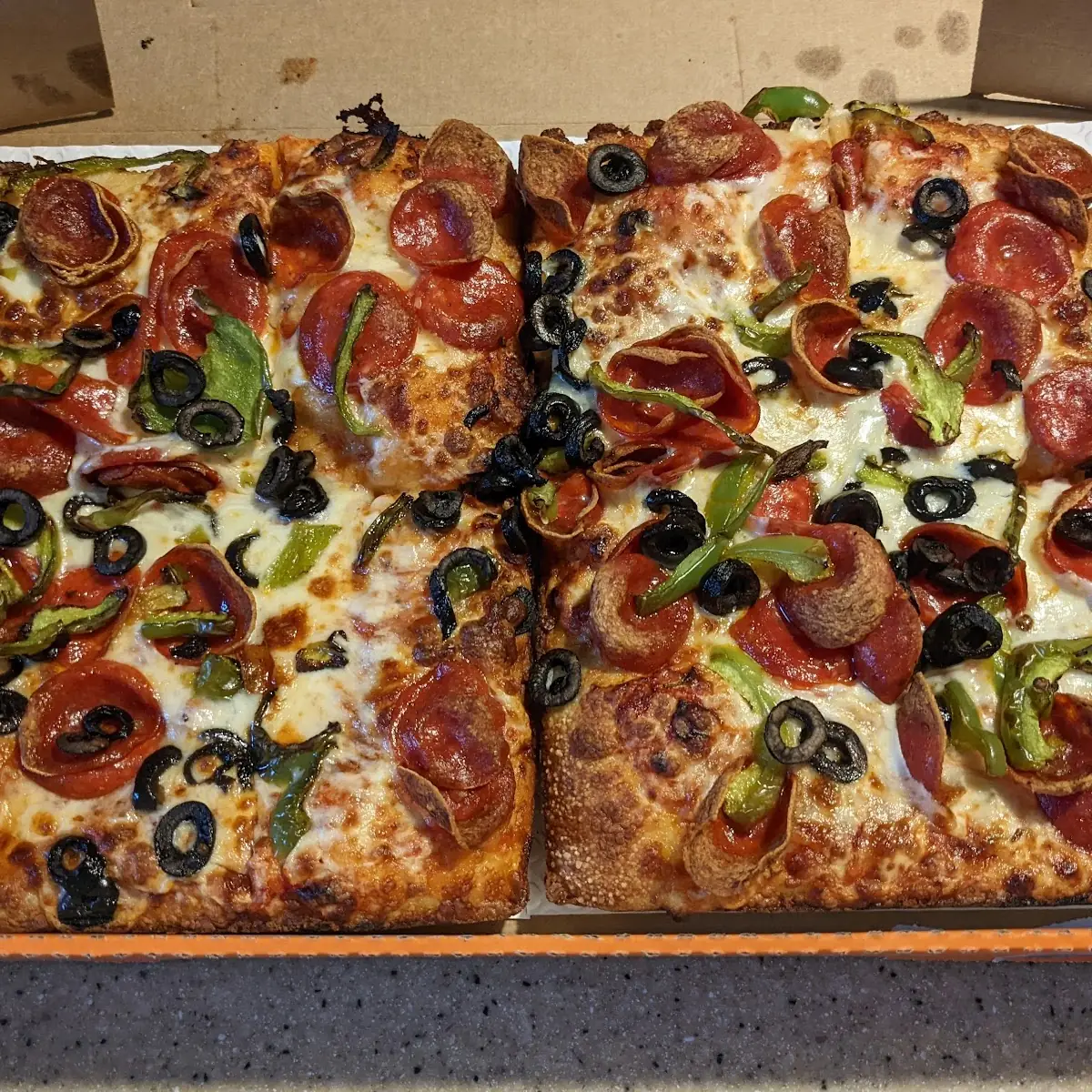 Deep Dish Pepperoni Green Pepper Black Olive