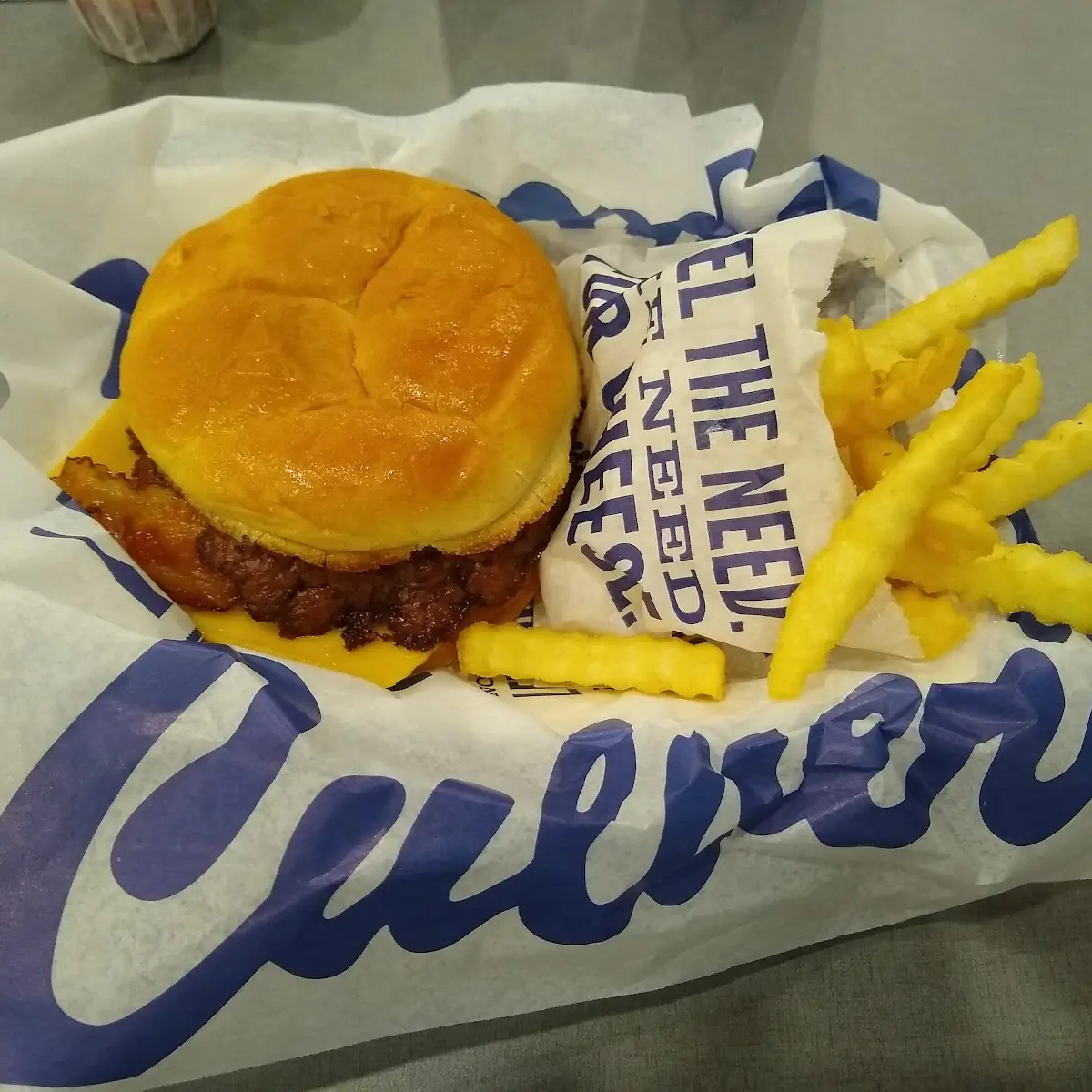 Bacon Deluxe Cheeseburger Combo