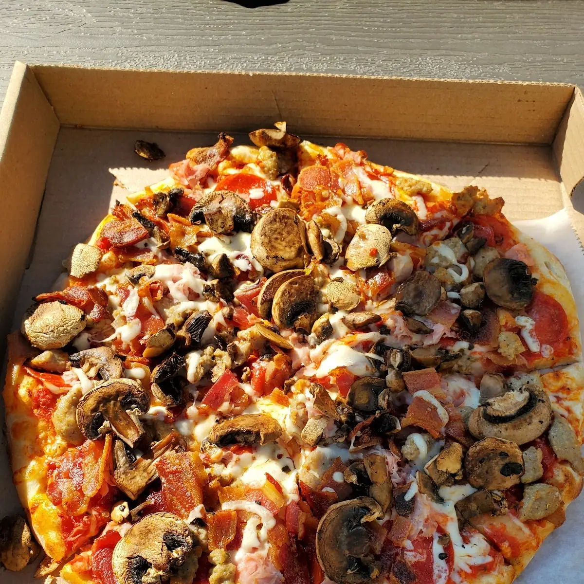 12 Meat Pizza