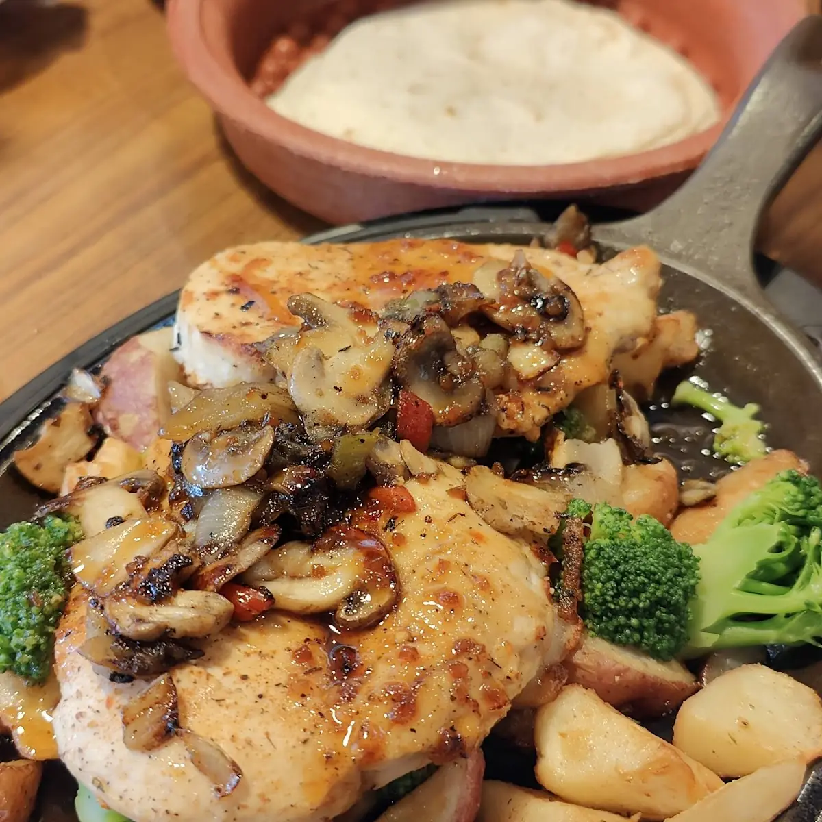 Bourbon Chicken Sizzlin' Skillet