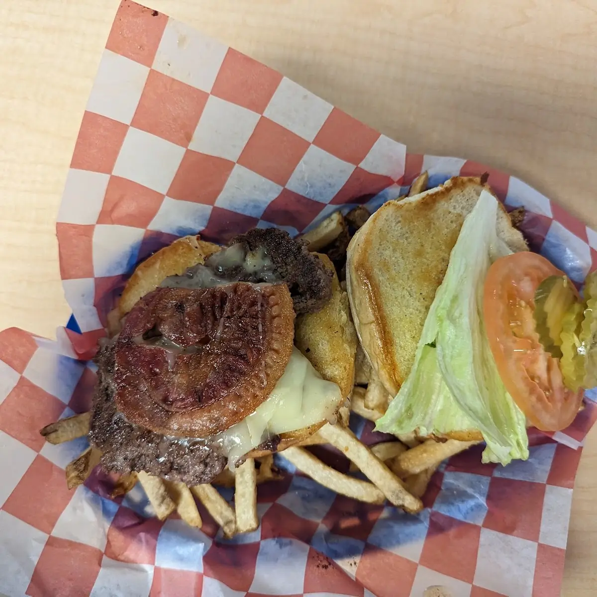 Cheeseburger Deluxe with Fries