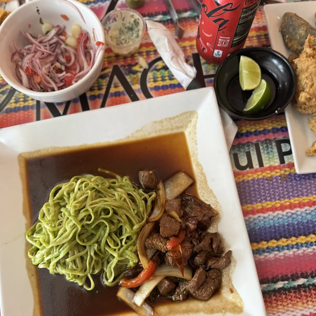 Tallarines Verdes Con Lomo Saltado
