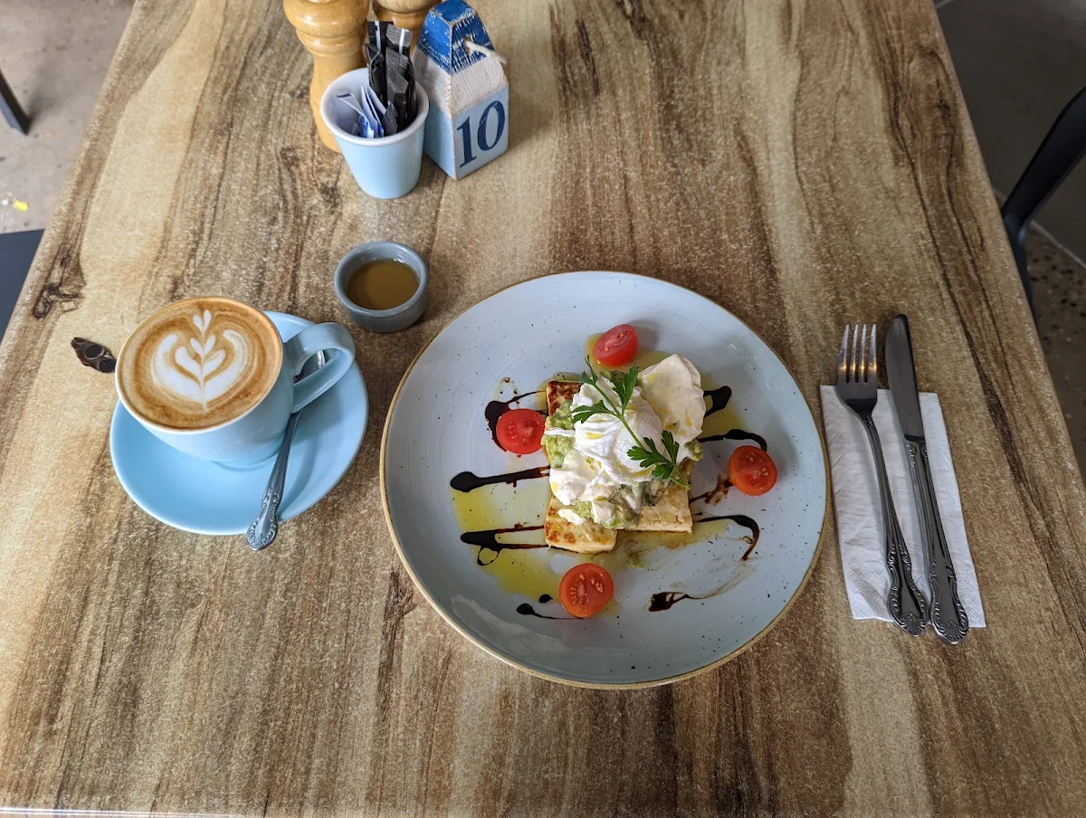 Hub Cafe, Cafe Treeo