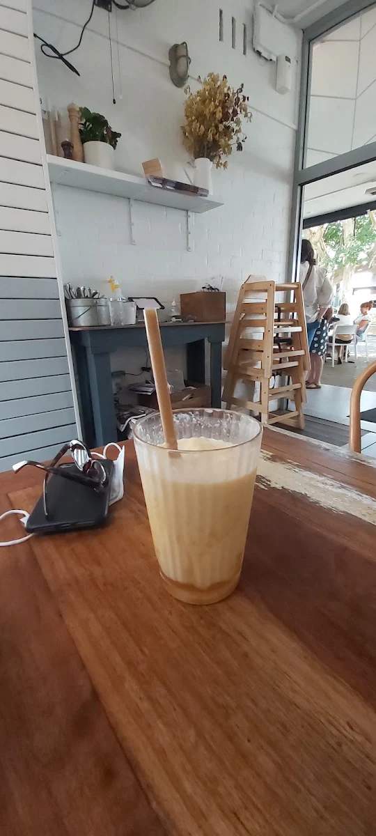 Mango Smoothie, Cafe Treeo