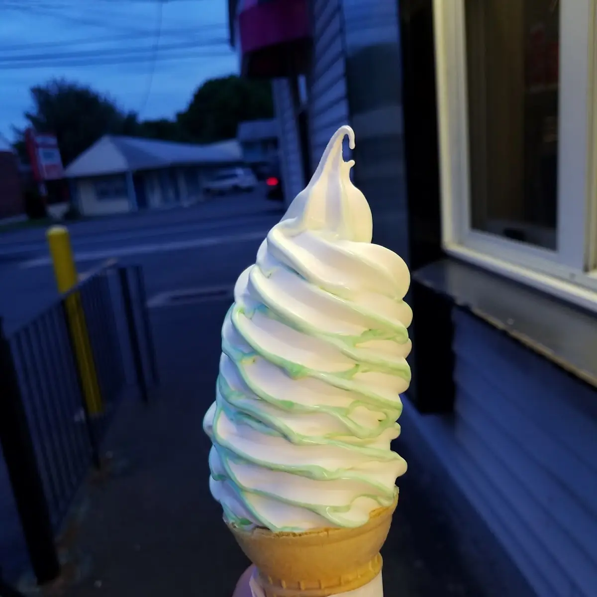 Large Vanilla and Cotton Candy Twister