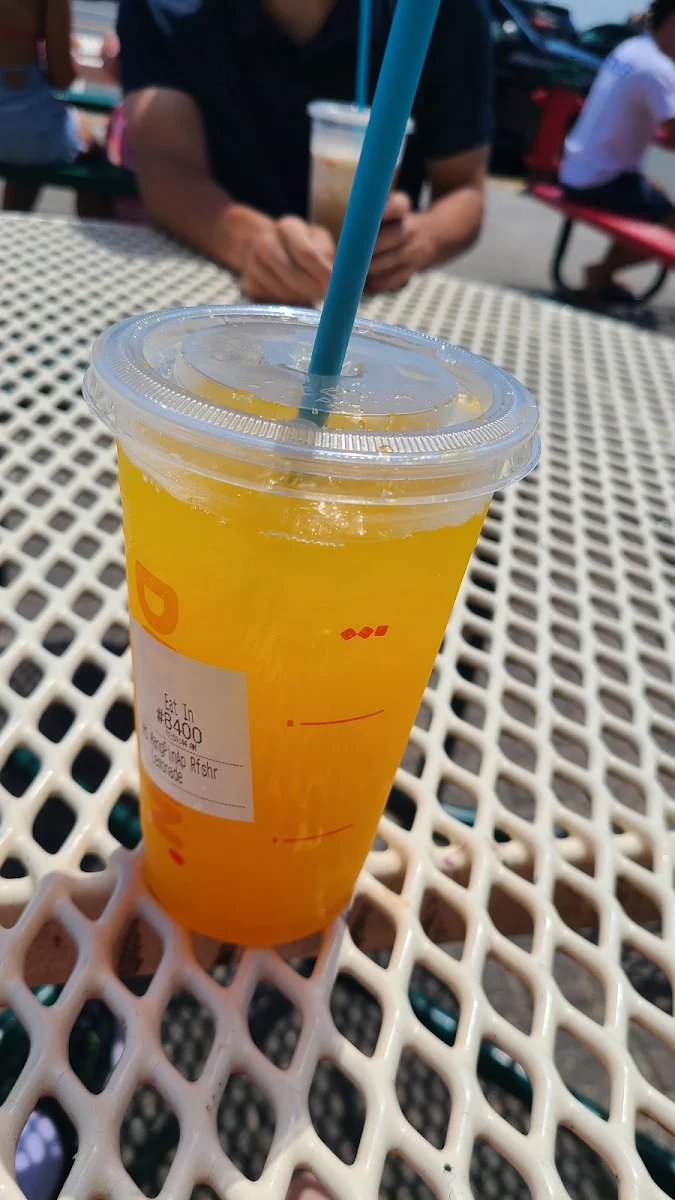 Mango Pineapple Refresher with Lemonade