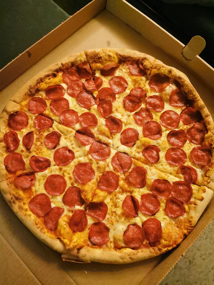 18 Pepperoni Pizza, Gisele's Pizzeria Southside