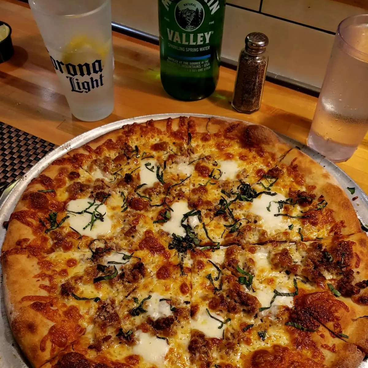 Margherita Pizza No Sauce with Crumbled Sausage