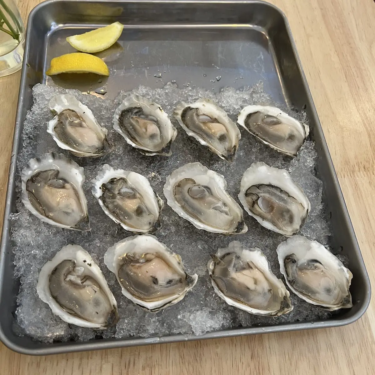 Fresh Oysters on Ice with Lemon