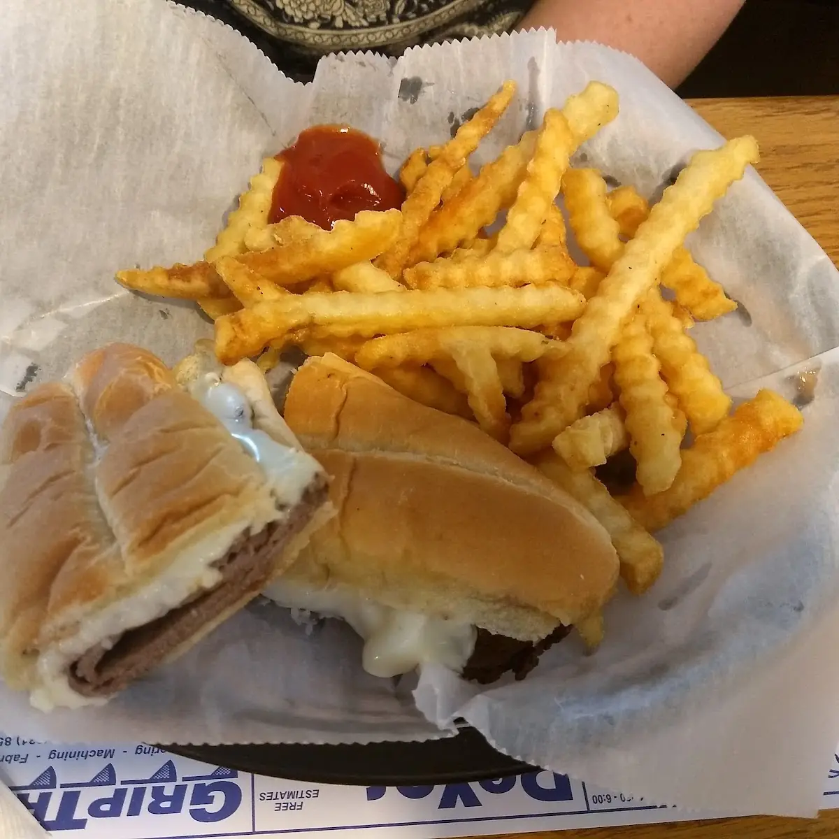 French Dip Sandwich w Fries