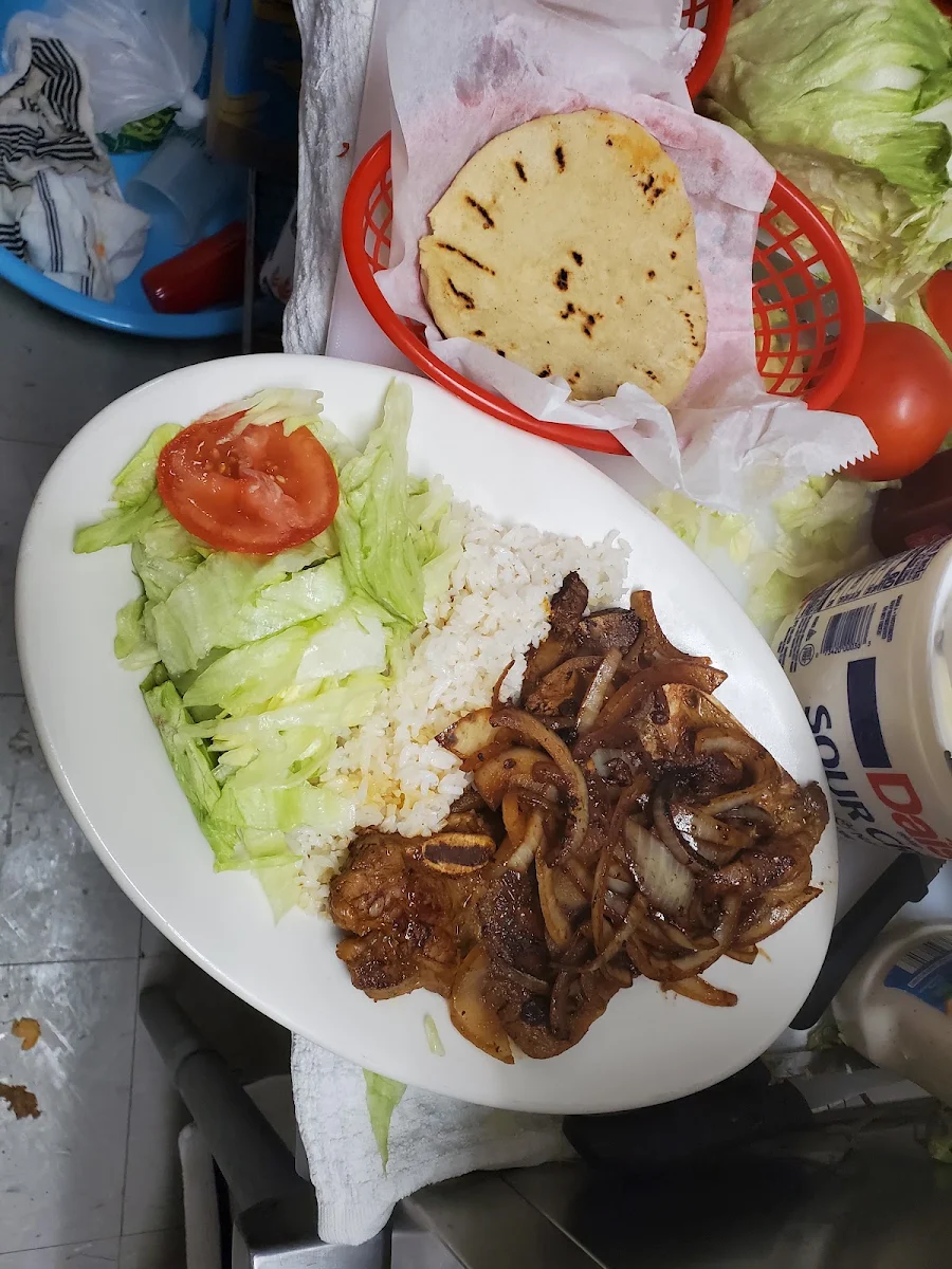 Bistec Encebollado