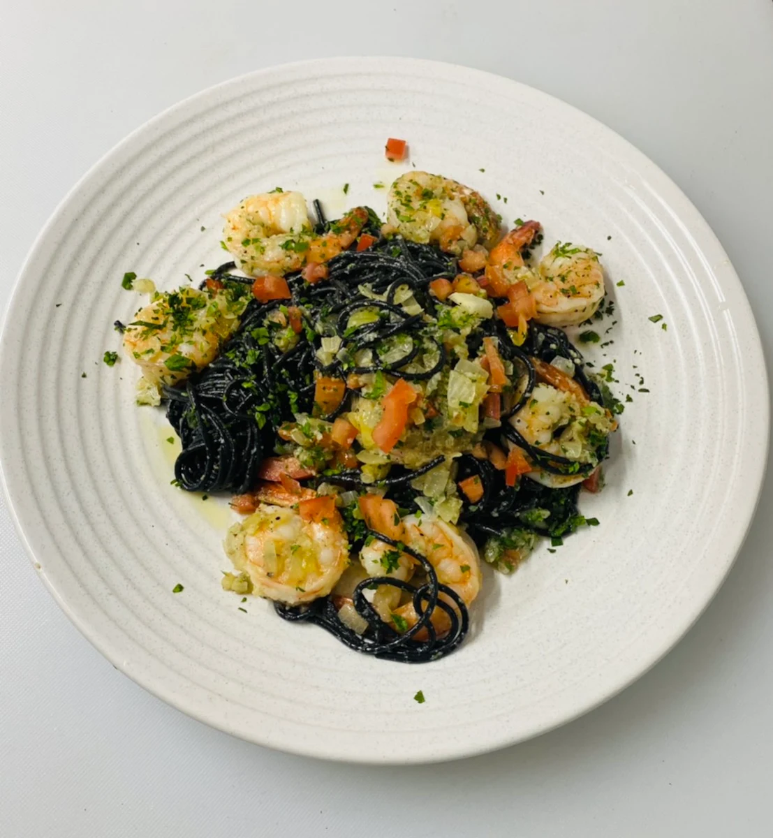 Black Ink Spaghetti Garlic Prawns