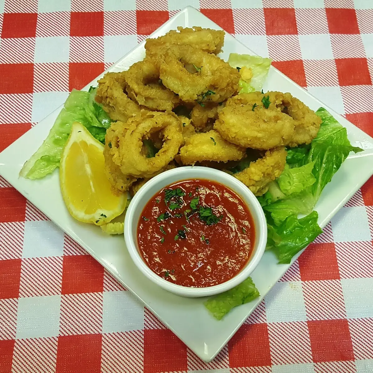 Hand Breaded Calamari Served w House Marinara Sauce