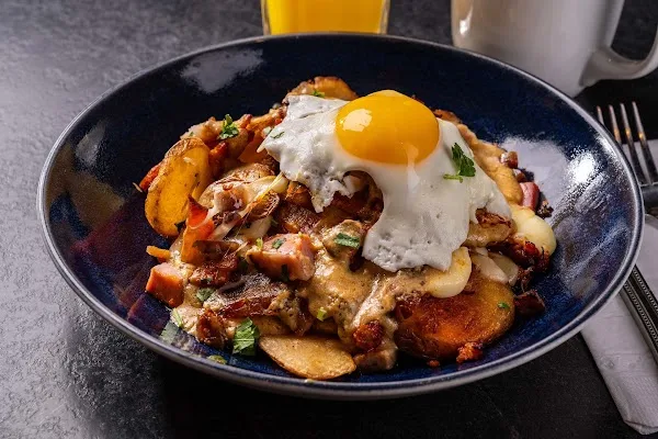 Breakfast Poutine
