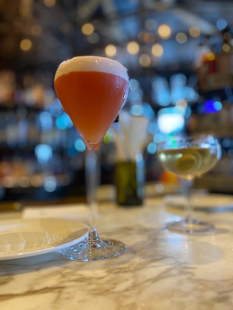 Highlights, Bar 1608