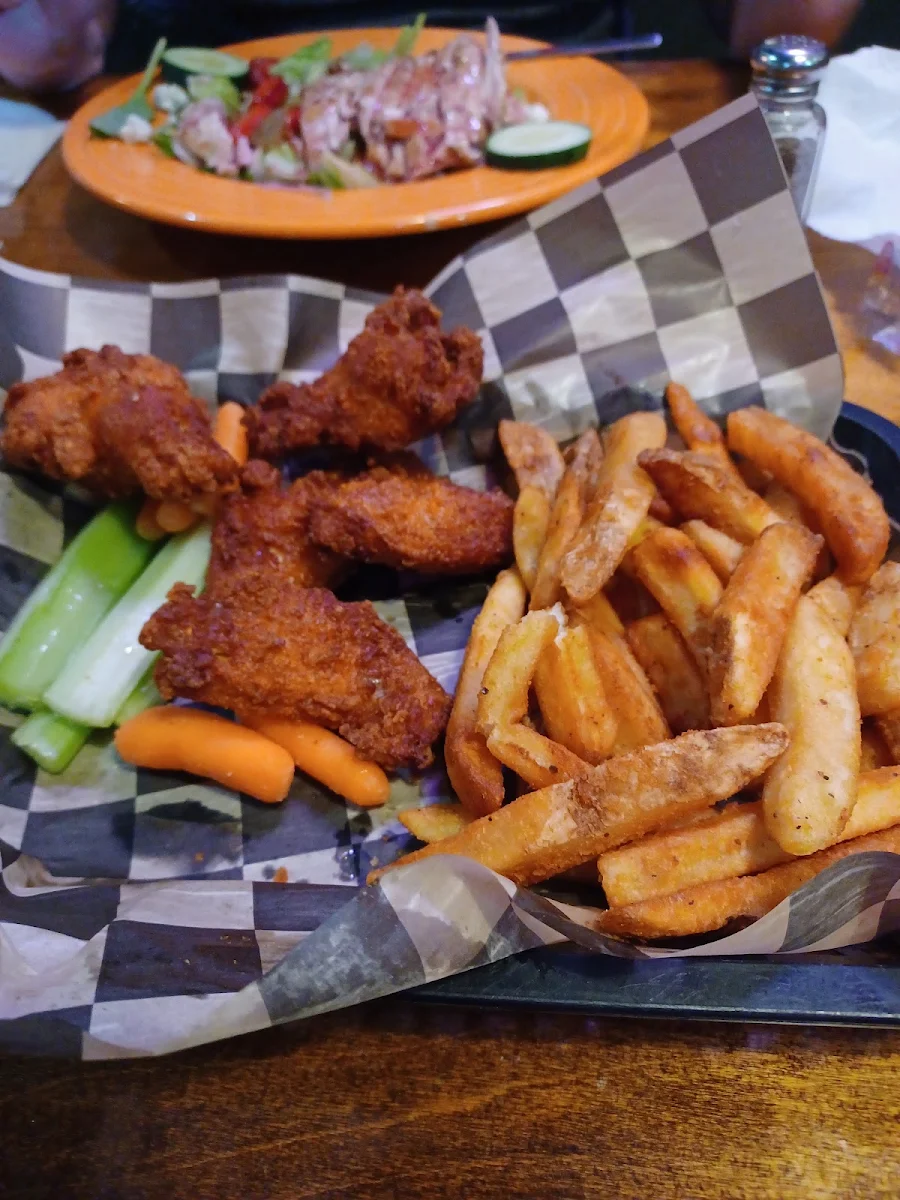 Wings & Homemade Fries