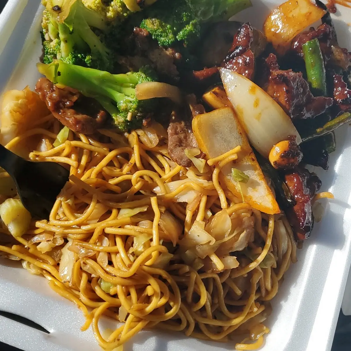 Beef with Broccoli Shanghai Beef Chow Mein