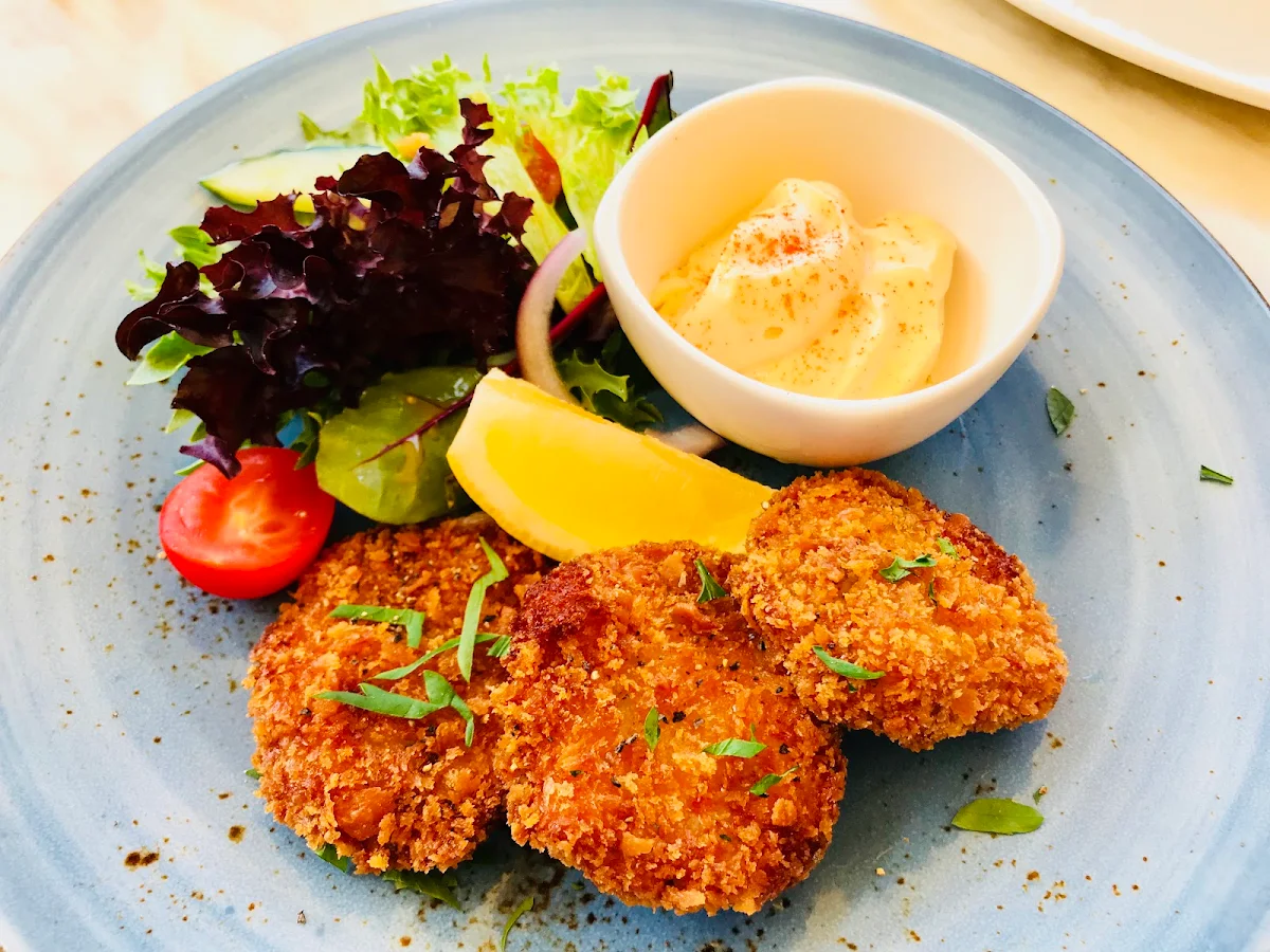 Fish Cake Benedicte, Echo on the Marina Roseville