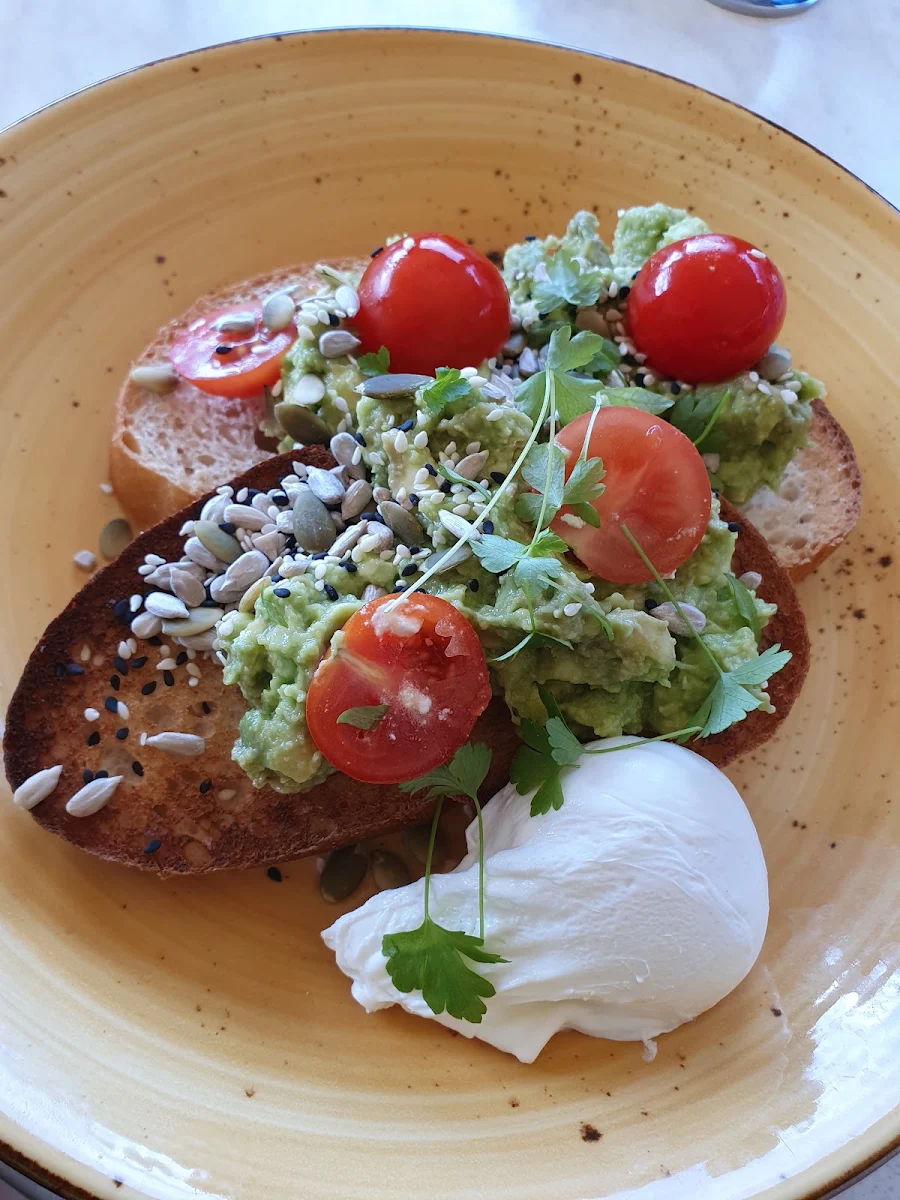 Smashed Avo, Echo on the Marina Roseville