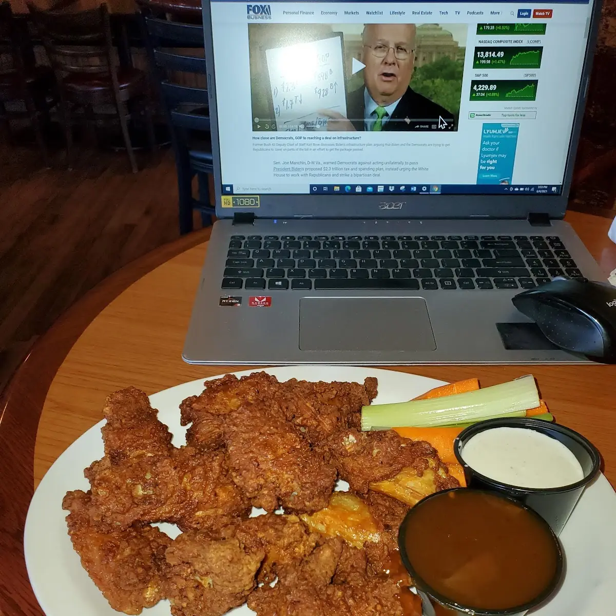 Chicken Wings with Side Salad