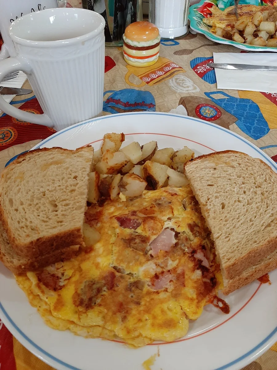 2 Eggs Home Fries & Toast